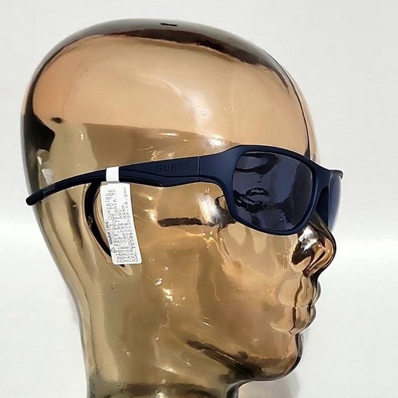 GUESS GF0209 Men's Sunglasses - Picture 6 of 6